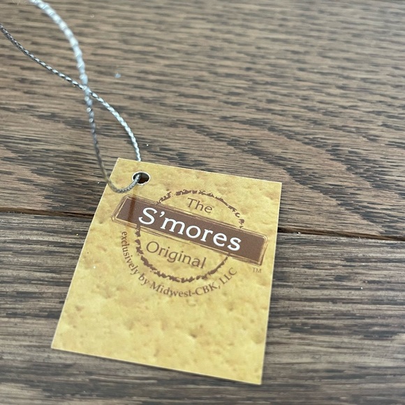 S’mores Carpenter / Handyman / Handywomen Holiday Christmas Ornament - Picture 6 of 8
